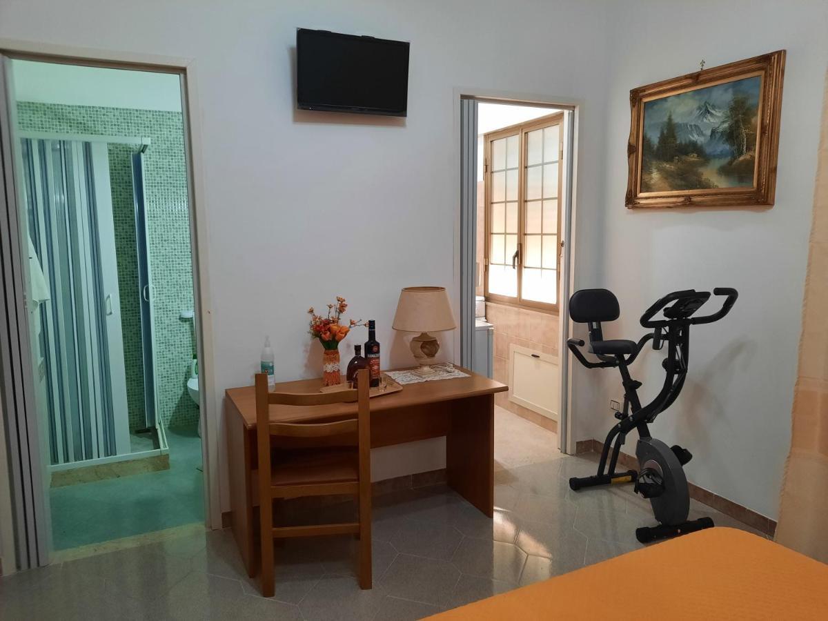 Castello Del Nonno Hotel Мадзара дел Вало Екстериор снимка