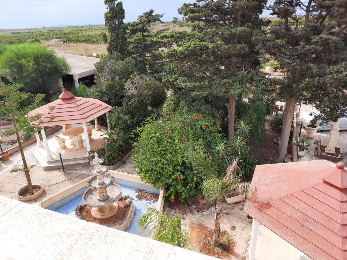 Castello Del Nonno Hotel Мадзара дел Вало Екстериор снимка