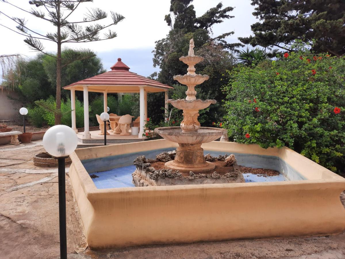 Castello Del Nonno Hotel Мадзара дел Вало Екстериор снимка