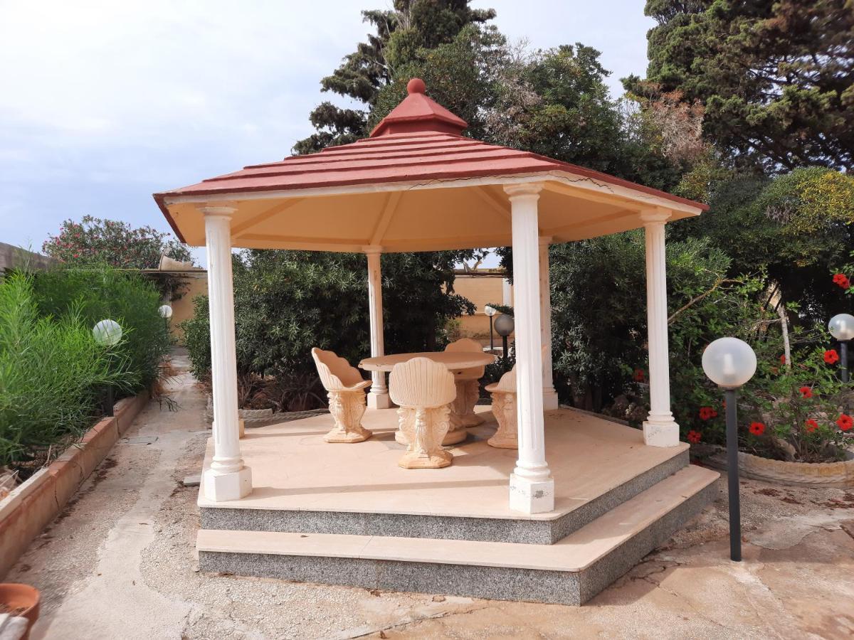 Castello Del Nonno Hotel Мадзара дел Вало Екстериор снимка