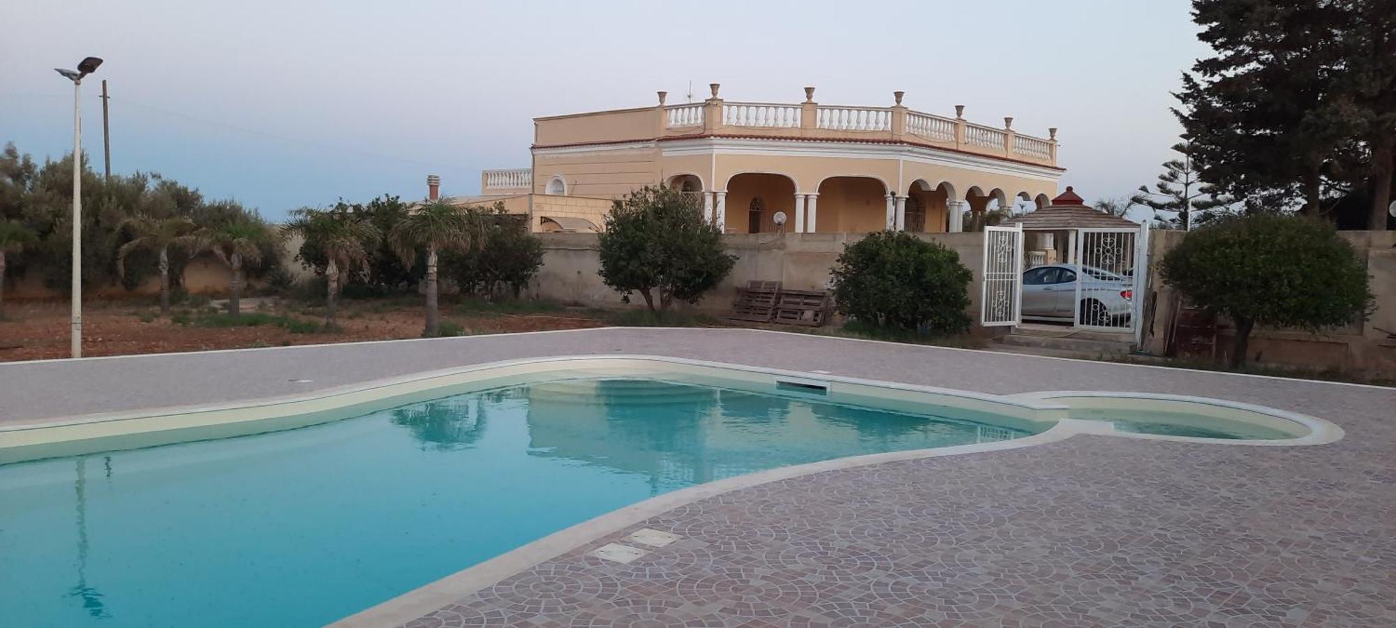Castello Del Nonno Hotel Мадзара дел Вало Екстериор снимка